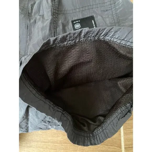 Urban Outfitters Hiking Running Women's Shorts with Drawstrings  Small - Picture 6 of 7